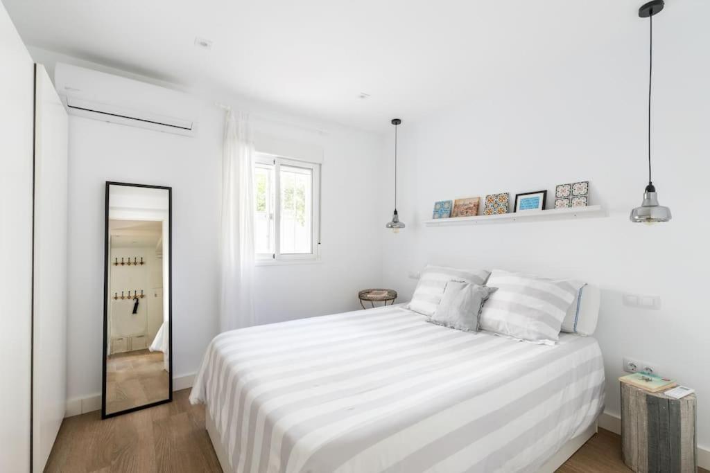 Apartamento Moderno En Triana 2 Dormitorios Y Aire Acondicionado Seville Exterior photo