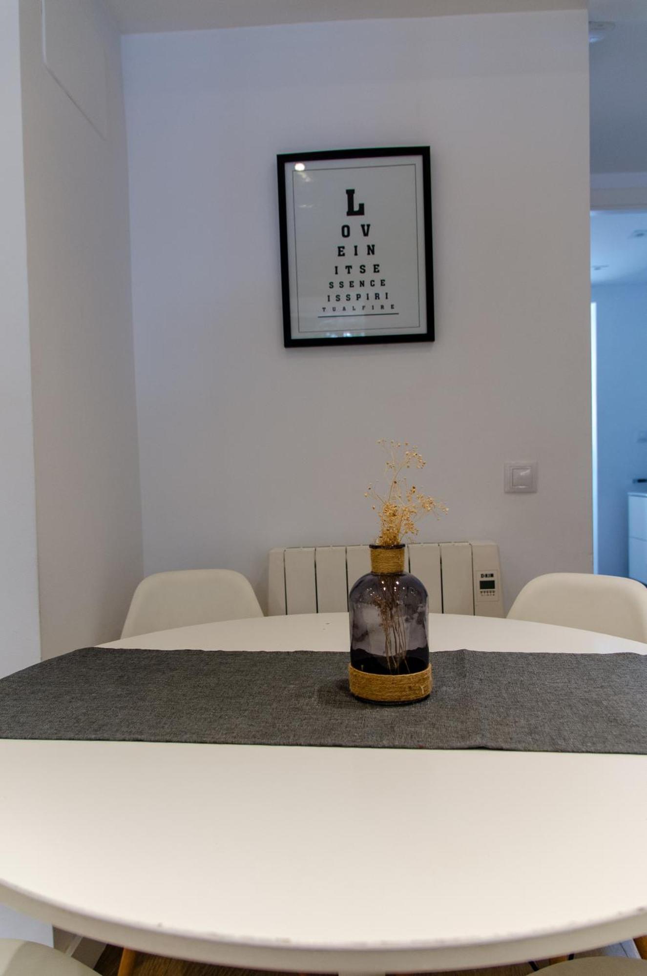 Apartamento Moderno En Triana 2 Dormitorios Y Aire Acondicionado Seville Exterior photo